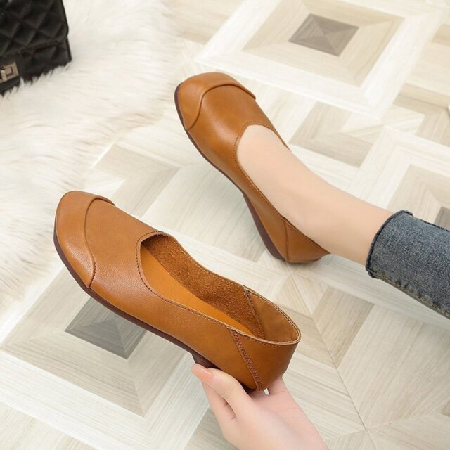 LLOGAI Woman Casual square toe flats sneakers ballet shoe women solid shallow slip on loafers soft pu leather grandma shoe femme