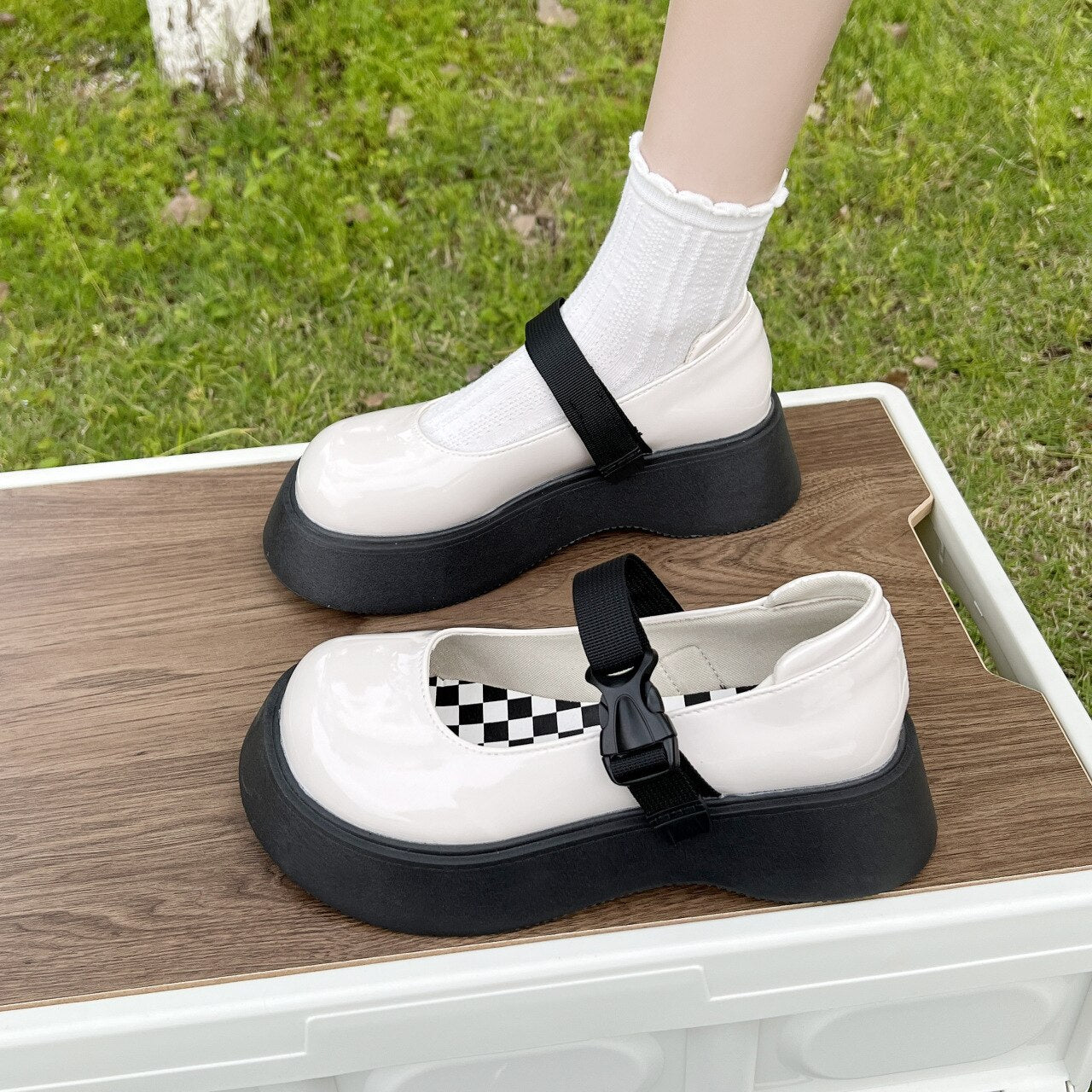 Platform Flats Women Patent Leather Casual Lolita Shoes Female Chunky Heel Vintage Mary Jane Flats Fashion Loafers
