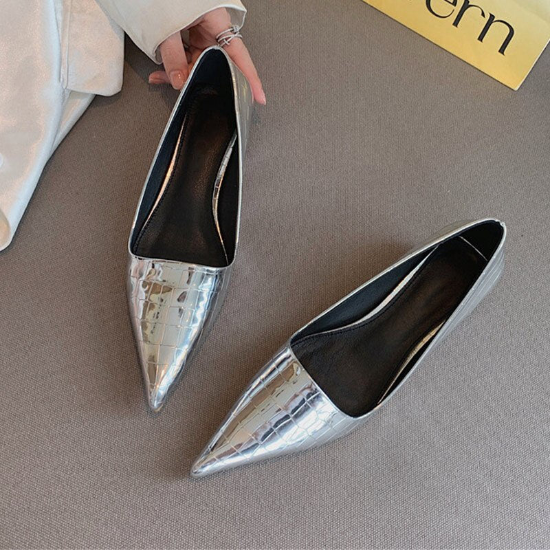 Women's Flats Shoes Summer Outdoor Casual Shoes Slip-on Loafers Shallow Pointed Toe Fashion Female Shoes New Design Flats