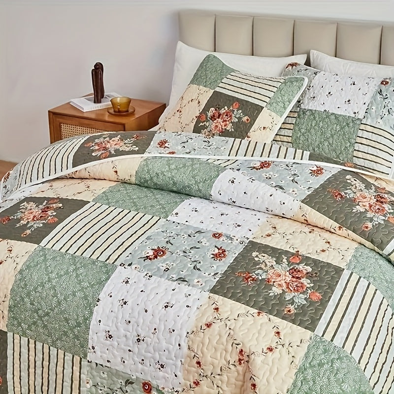 2/3pcs Floral Patchwork Quilt Set - Stylish Patch Design, Ultra-Soft & Breathable, Freshly Chic, Perfect for All Seasons, Includes Quilt & Pillowcases, Ideal for Dorms, Hotels, Bedrooms