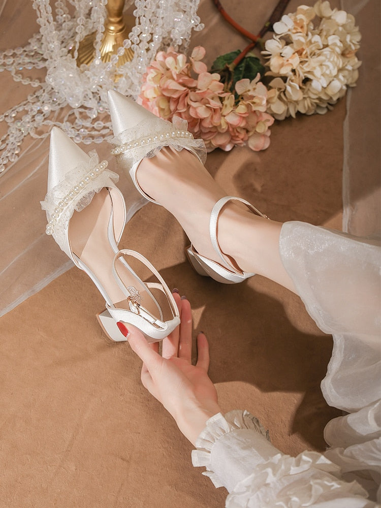 xiangtuibao Wedding Dress Wedding Shoes Thick Heels Summer Women's New French Minority Bridal Shoes White Tiring Middle Heel Sandals