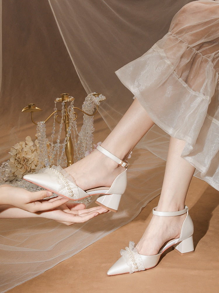 xiangtuibao Wedding Dress Wedding Shoes Thick Heels Summer Women's New French Minority Bridal Shoes White Tiring Middle Heel Sandals