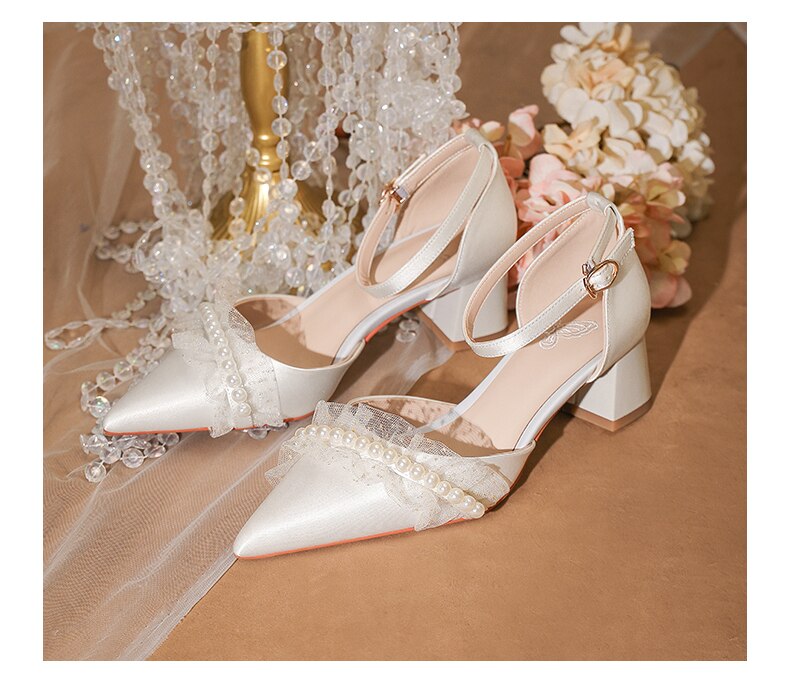 xiangtuibao Wedding Dress Wedding Shoes Thick Heels Summer Women's New French Minority Bridal Shoes White Tiring Middle Heel Sandals