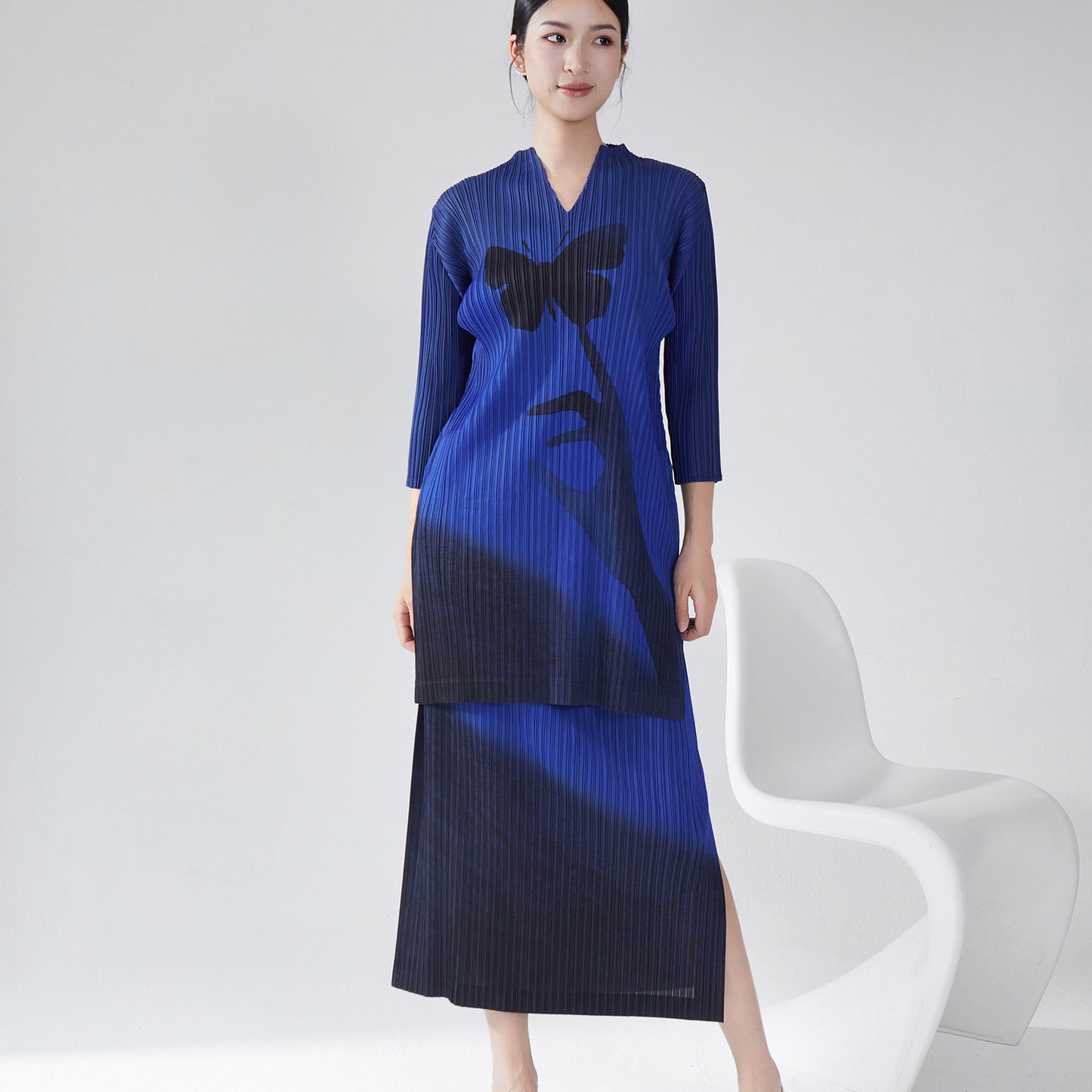 2025 Fashion Suit Women's Two-piece Suit High-end Retro Printed Medium and Long T-Shirt Top Split Skirt Autumn