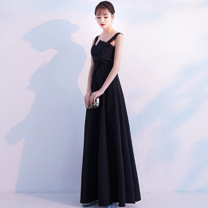 2025 Black evening dress women's new banquet noble and elegant temperament annual meeting long host dress looks thin