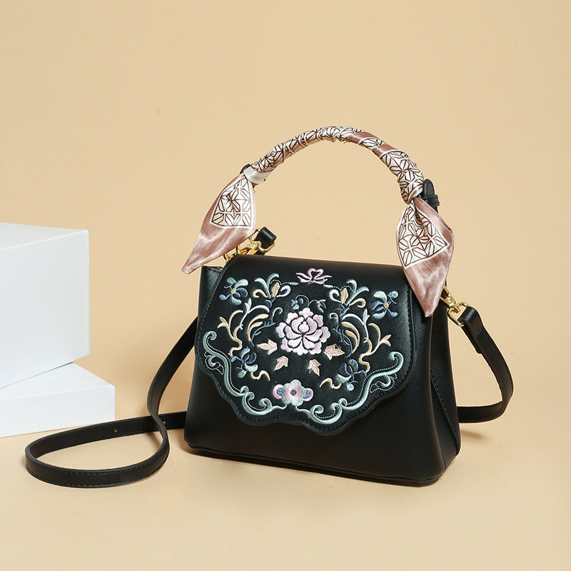 2025 Bag autumn women's popular new fashion Chinese style embroidery literary messenger bag niche high-end shoulder bag women