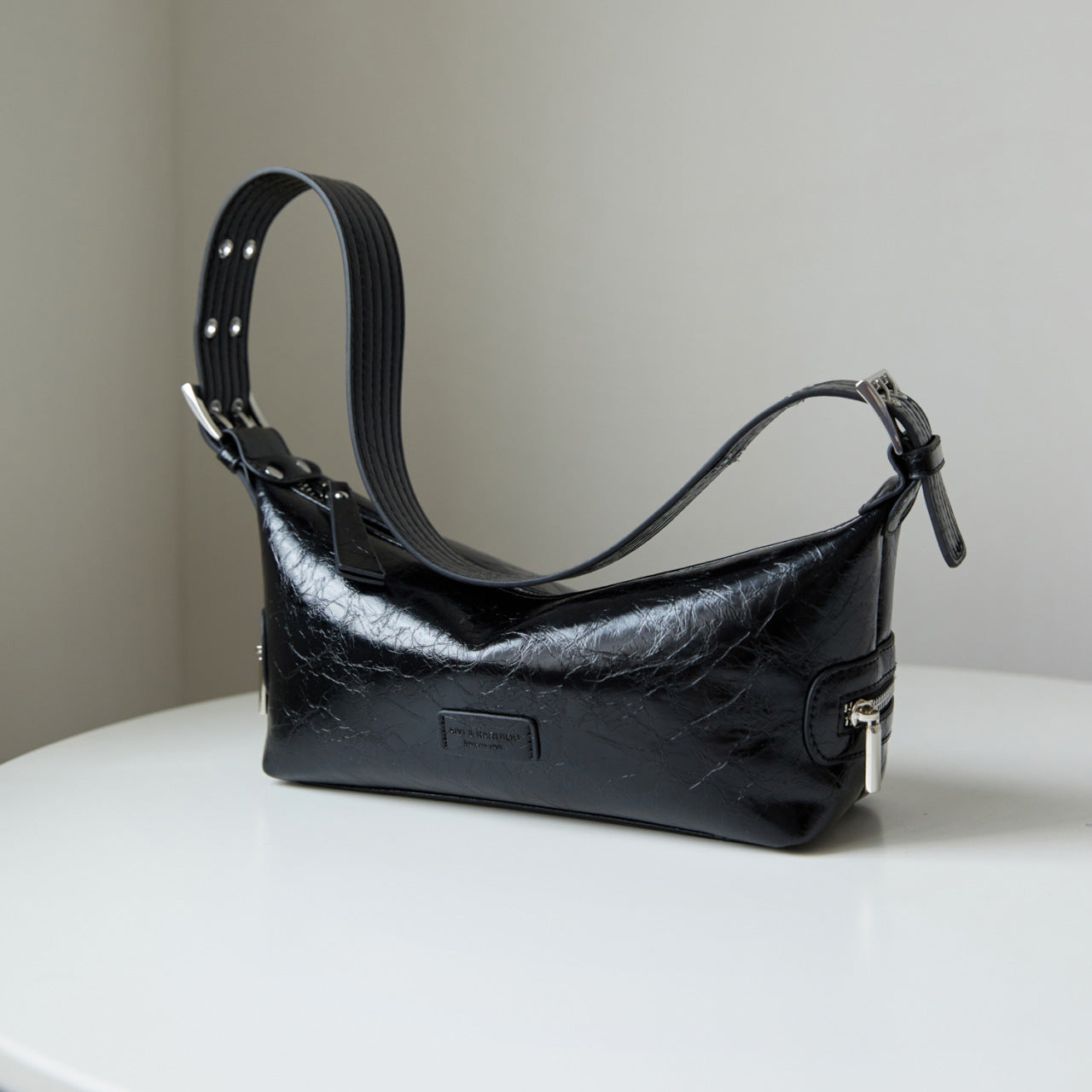 2025 Bag Autumn Women's popular New Burst Underarm Bag Fashion Versatile Premium Sense Crescent Bag Trend Women's Satchel