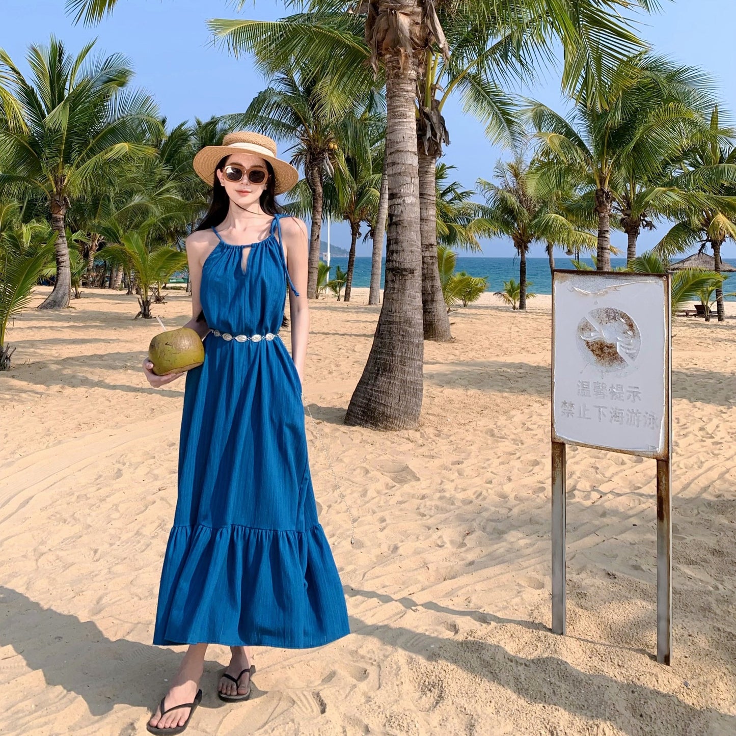 2025 Summer beach retro elegant white neck dress travel vacation style fashion design sense long dress women