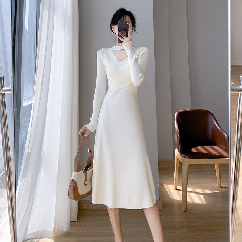 2025 Design sense niche neck knitted dress women's 2025 autumn and winter new waist thin bottom with medium and long dress