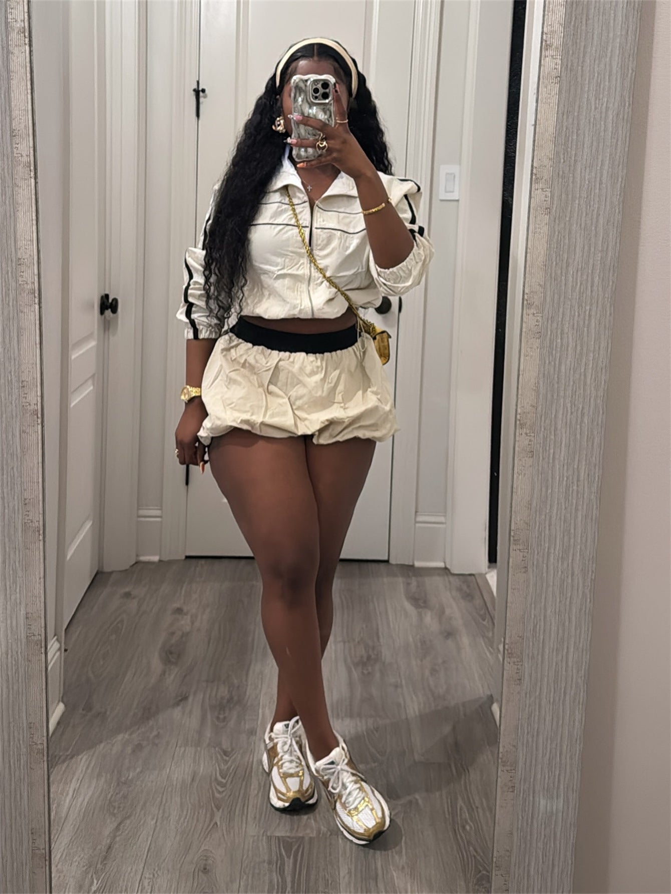 In the summer of , Popular, and other New Popular trade will explode with exposed navel zippers, short-sleeved tops, waist-wrapped hips, short skirt suits, women
