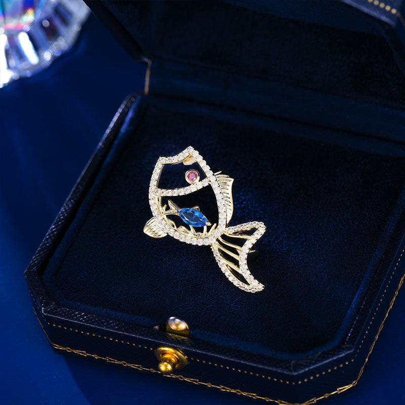 2025 Niche design high-end brooch fashion personalized brooch accessories small fish temperament high-end fixed suit pin women