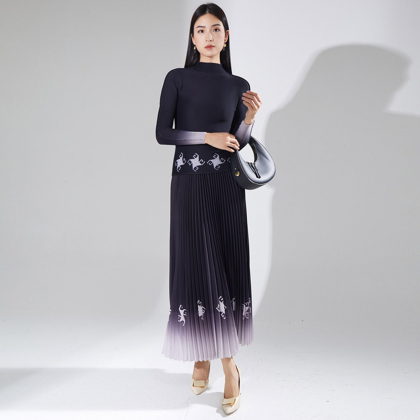 2025 Pleated suit women's fashion two-piece set spring and summer new printed slim-fit top pendant versatile skirt