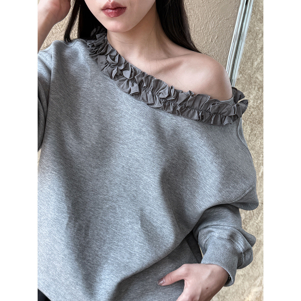 Luxi, Korean version of fungus lace slanted shoulder long-sleeved sweater women's spring new loose casual versatile top 2903
