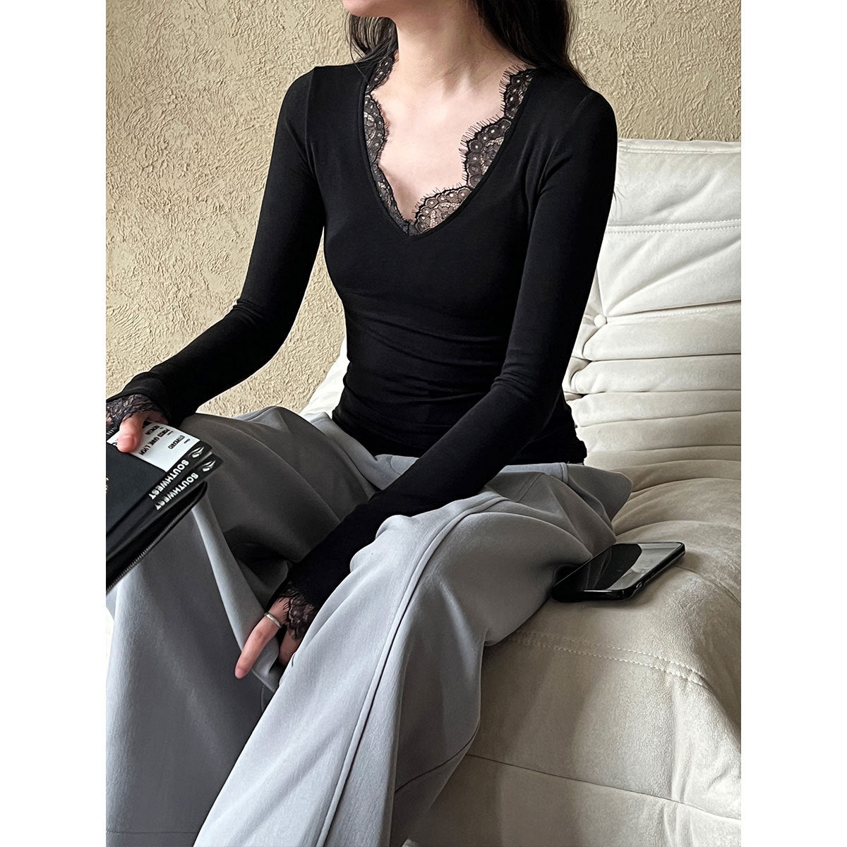 Luxi, sexy pure desire style V-neck lace lace bottoming shirt women's spring new design sense T-shirt 2862