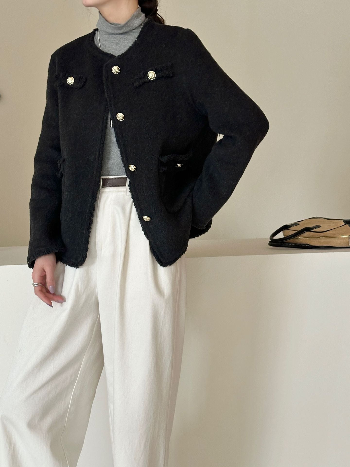 2025 Solid color rough edge small fragrant wind round neck single-breasted front shoulder hand-sewn short double-sided nylon wool woolen coat coat women