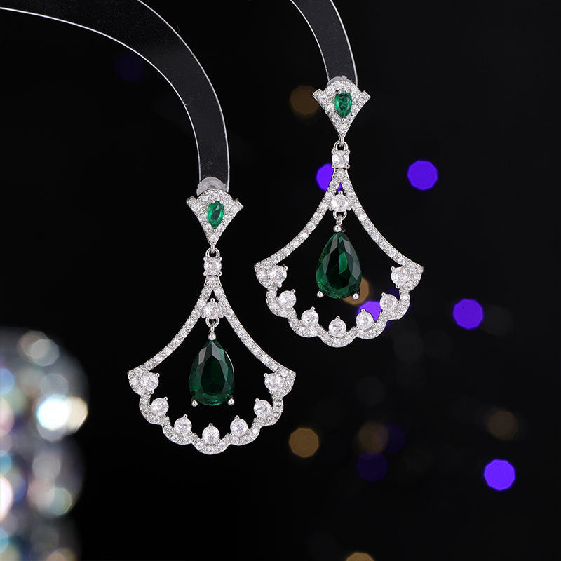 2025 New new heavy industry earrings, exquisite super flash inlaid zircon temperament silver needle versatile dinner bride earrings women