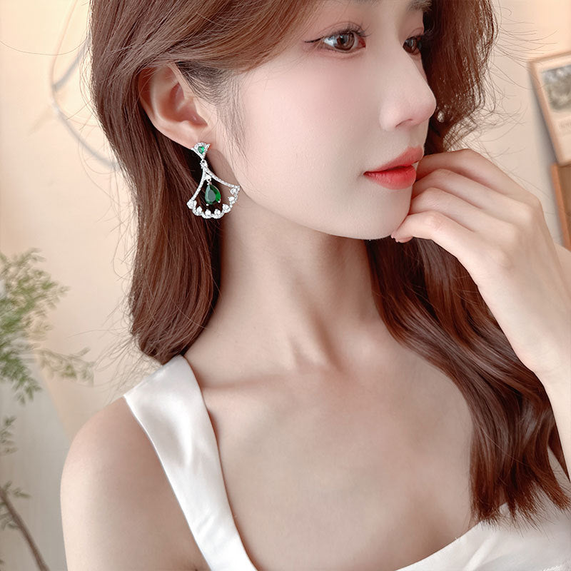 2025 New new heavy industry earrings, exquisite super flash inlaid zircon temperament silver needle versatile dinner bride earrings women