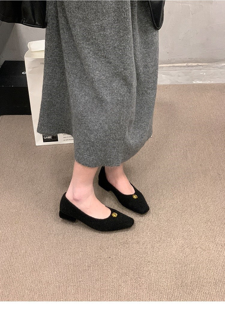 2025 Gentle velvet thick heel single shoes autumn and winter new camellia temperament square head commuting ladyshoes