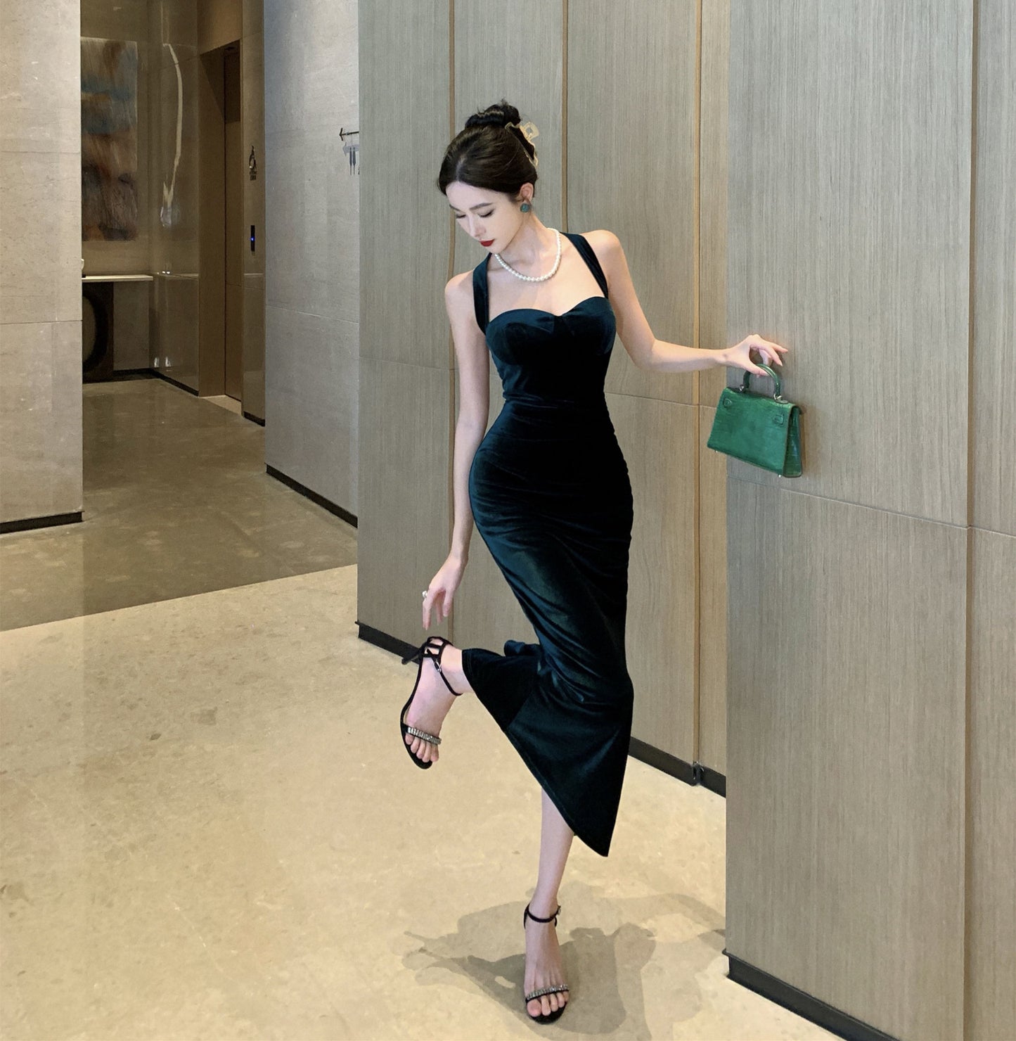 2025 Retro velvet suspender neck dress women's autumn and winter waist bottom skirt temperament slim-fitting hip-wrapped long skirt