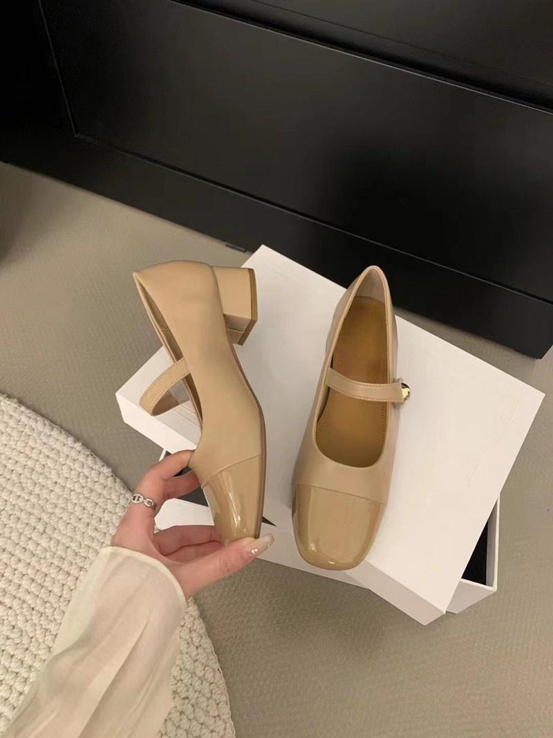 2025 Spring and Autumn Gentle Square Head Middle Heel Velcro Thick Heel Mary Jane Small Leather Shoes Japanese JK Single Shoes Women