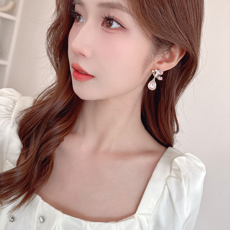 2025 Heavy Industry's new fashionable and simple water drop earrings temperament butterfly fringed earrings New light luxury stud earrings wholesale earrings