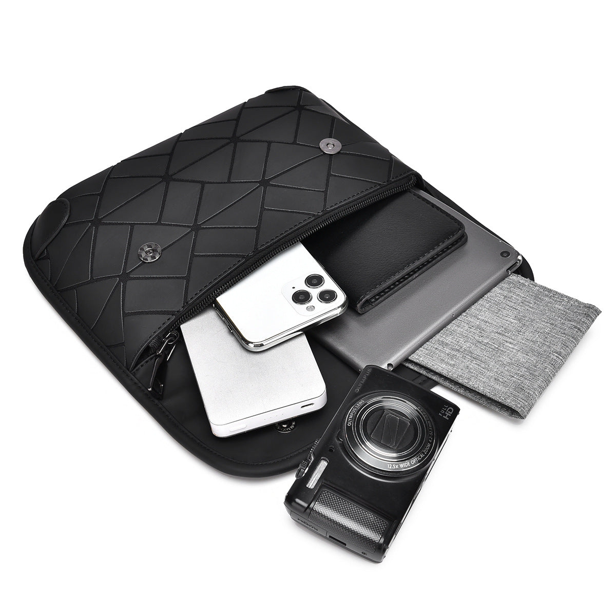 2025 New street trend messenger bag men's high-end diamond shoulder bag large capacity personalized fashion breast bag wholesale