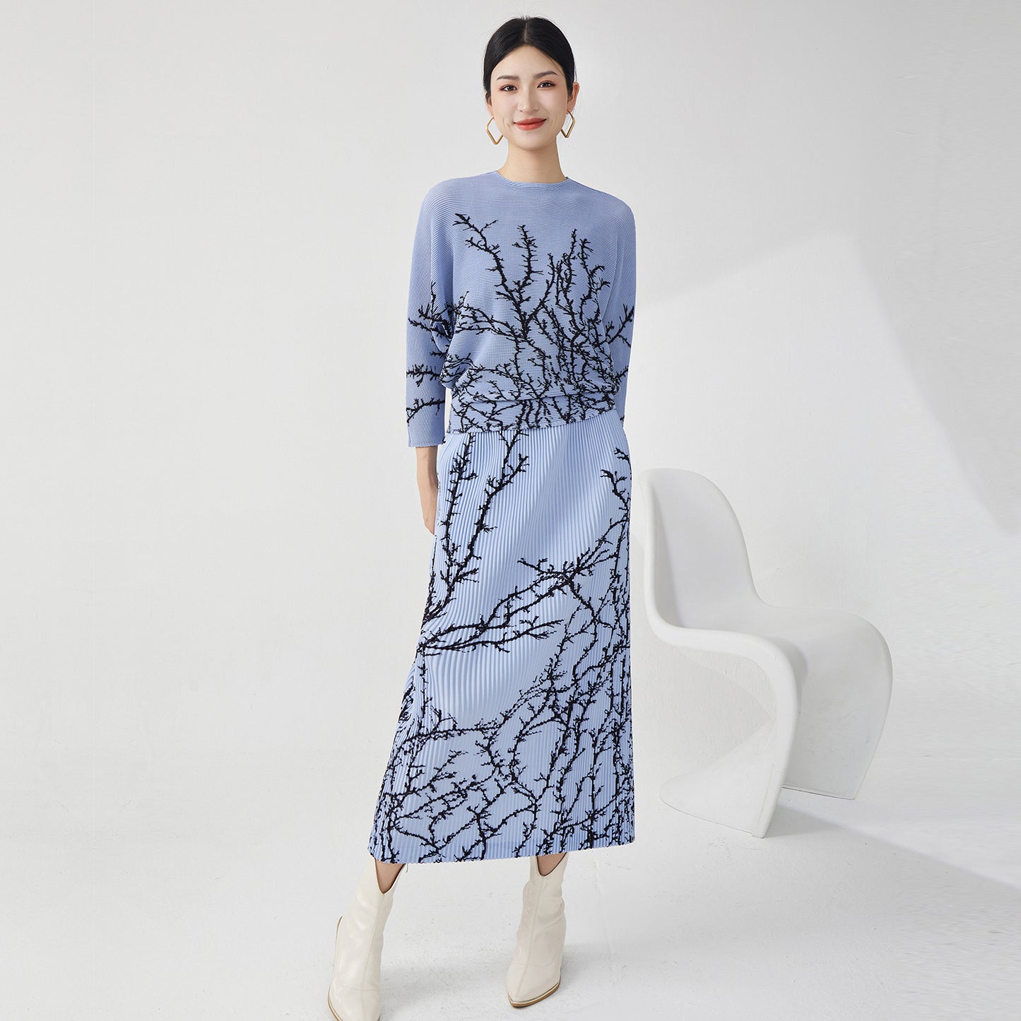 2025 Fashion Women's High-end Suit Light Luxury Age Reduction Bat Sleeve Skinny Top Split Skirt Two-piece Set