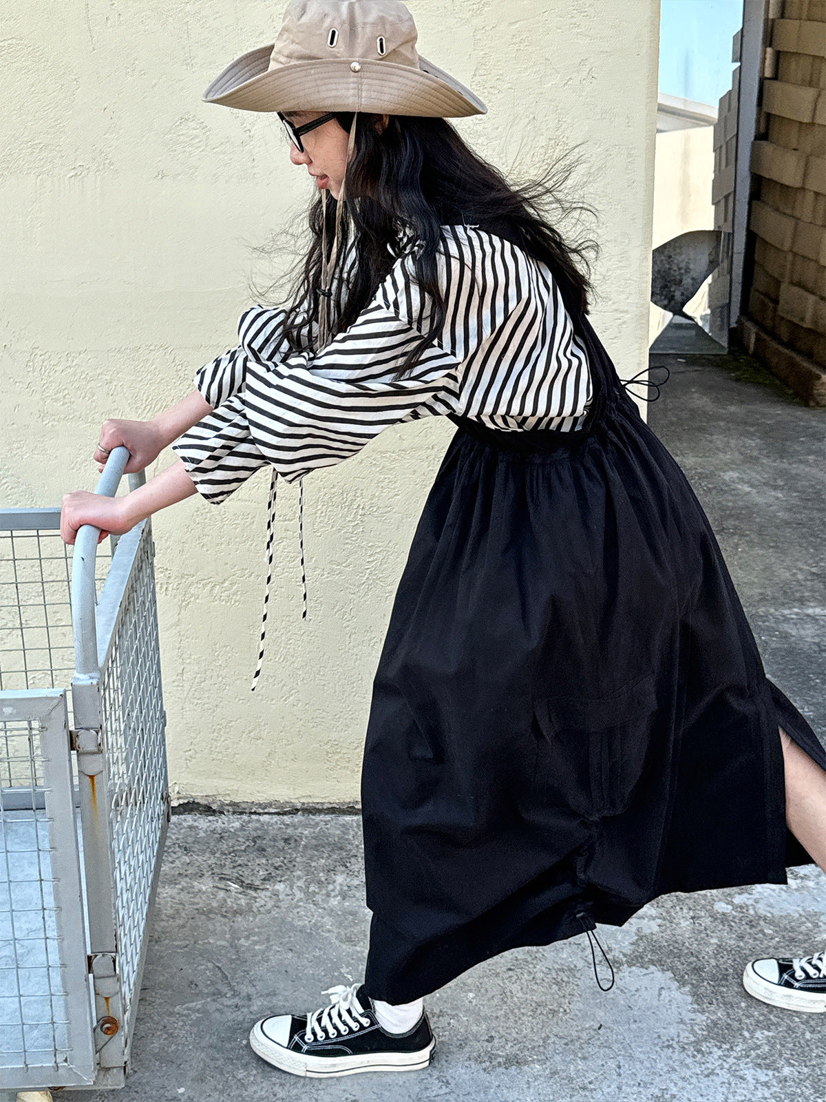 Luxi niche design street style tooling strap skirt women's spring 25 new casual loose high waist long dress 8717