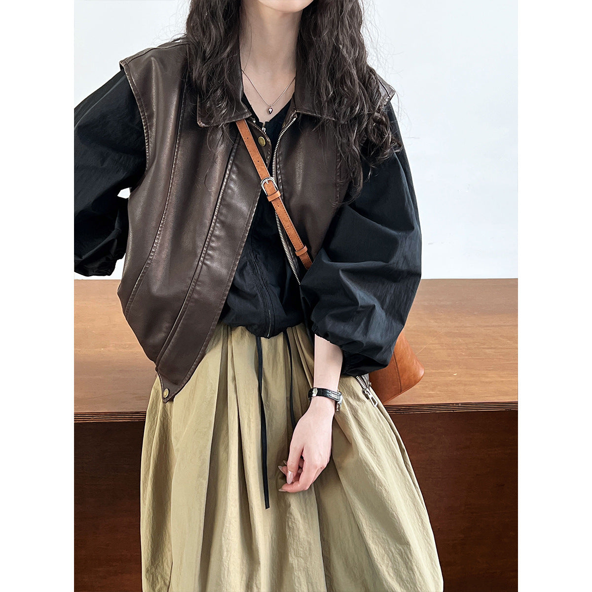 Luxi, early autumn new Korean lazy V-neck zipper long-sleeved shirt women's design sense niche Popular style top 7056