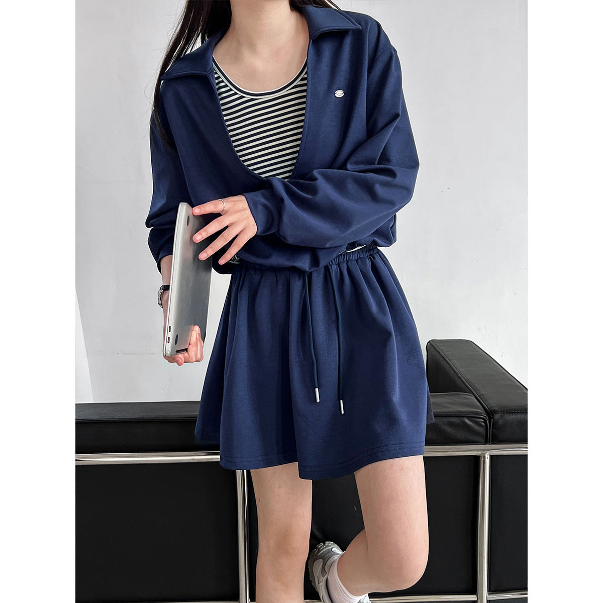 Luxi, Korean age-reducing suit for women's spring new fake two-piece sweater + elastic skirt two-piece set 2884