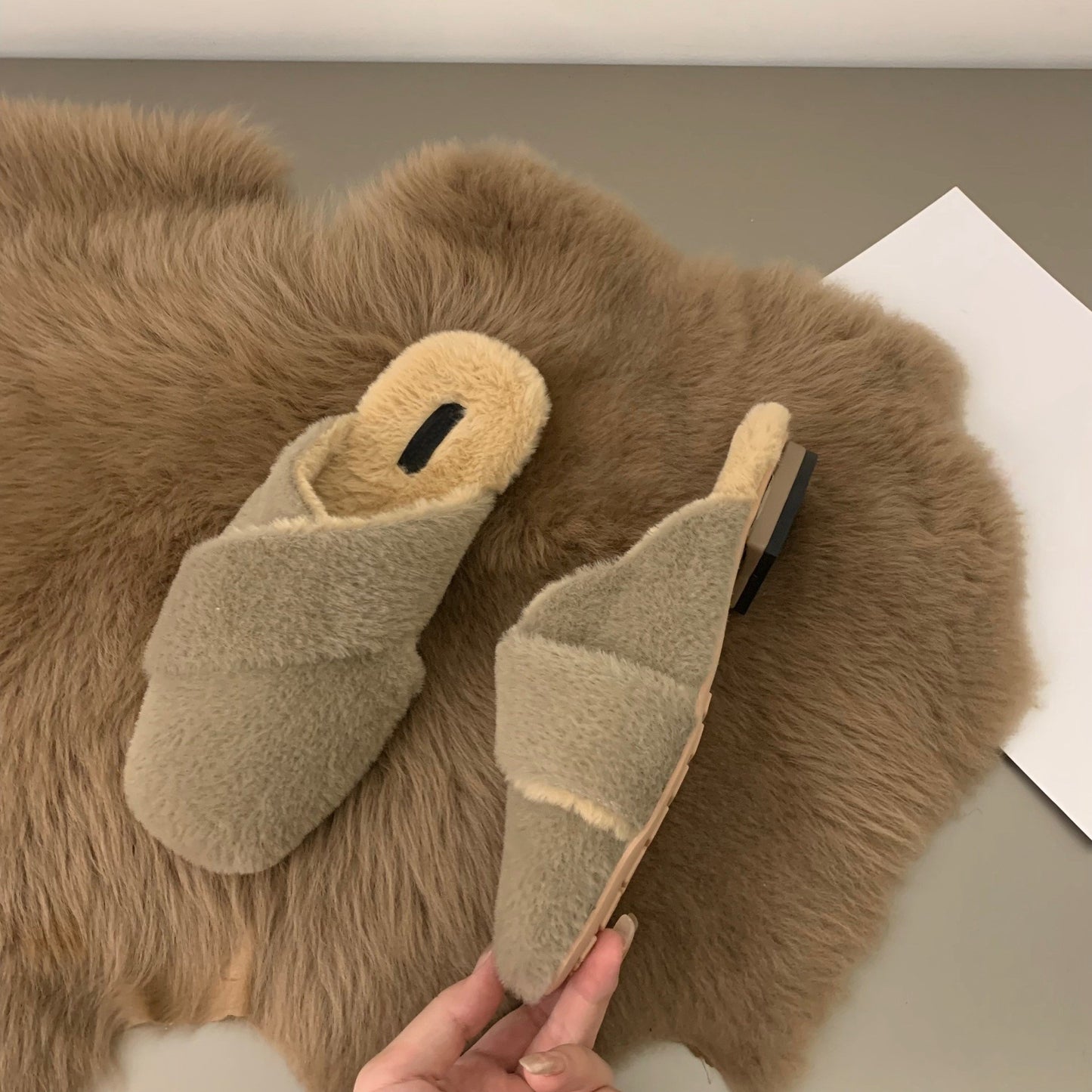 2025 Flat-bottomed bag head half slippers women's shoes wear popular new autumn and winter one-pedal half-support single shoes Mao Mao shoes