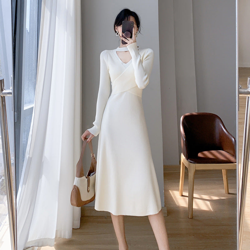 2025 Design sense niche neck knitted dress women's 2025 autumn and winter new waist thin bottom with medium and long dress