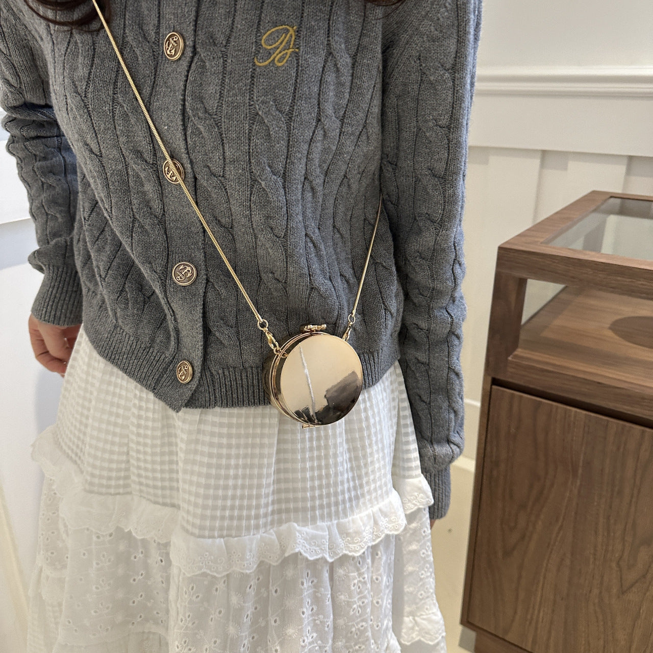 XIANGTUIBAO Personalized Mini Acrylic round Cake Small Bag Female Girly and Fashion Minority All-Match Crossbody Accessories Cosmetic Bag
