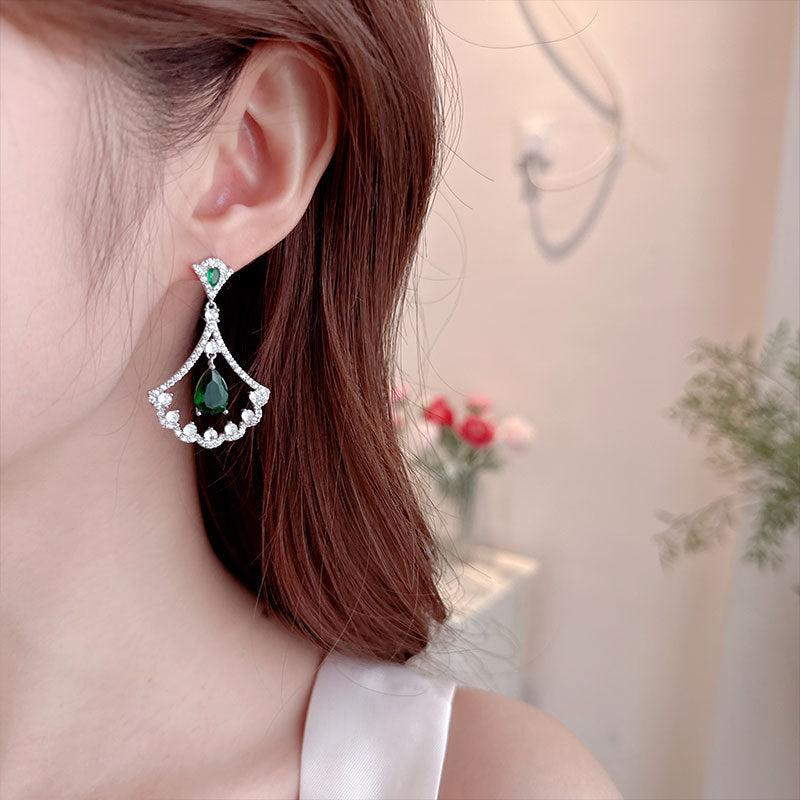 2025 New new heavy industry earrings, exquisite super flash inlaid zircon temperament silver needle versatile dinner bride earrings women