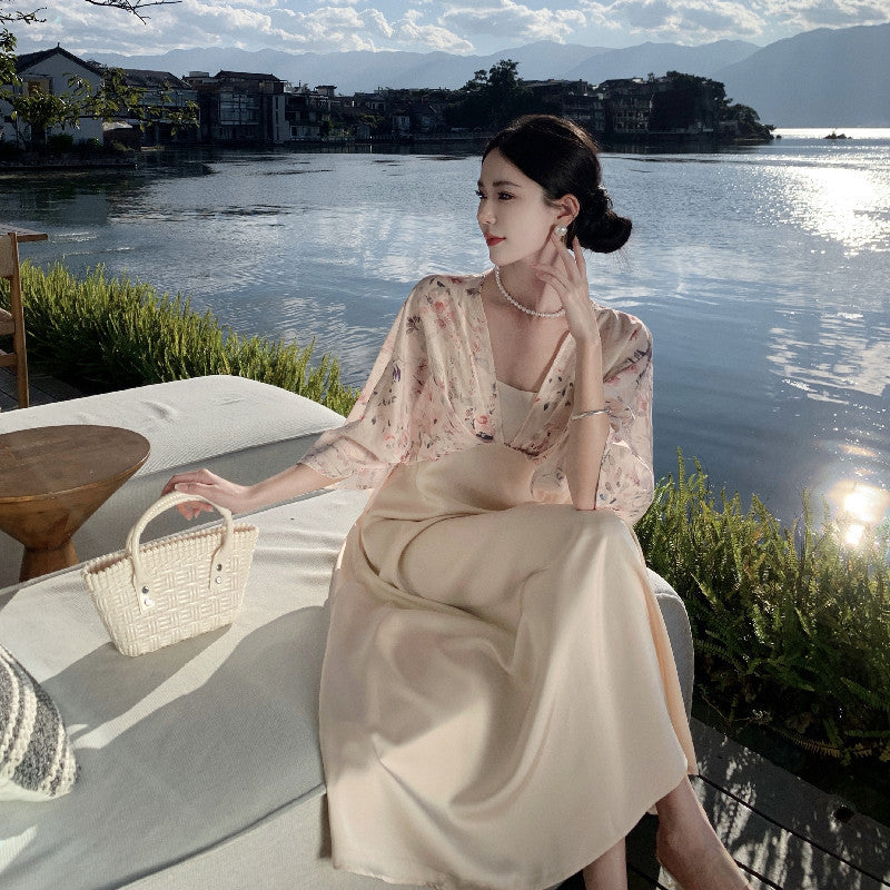2025 court style retro long dress women's high-end sense splicing coffee break skirt temperament Muse beautiful holiday style dress