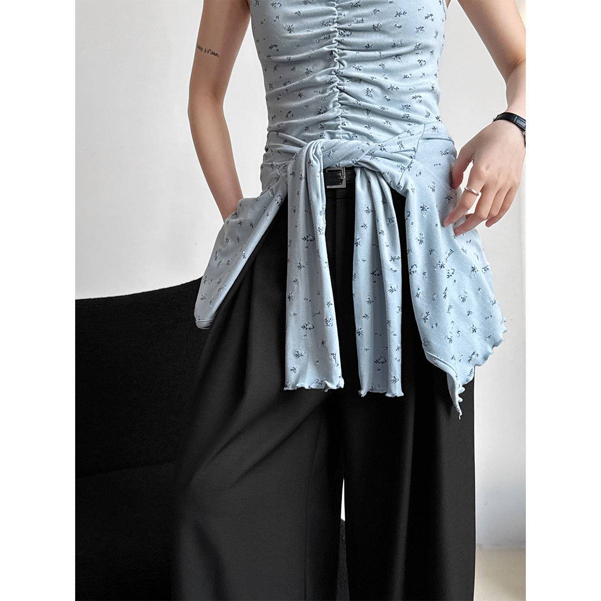 Luxi, spring women's clothing gentle floral long-sleeved knitted cardigan jacket + suspender vest two-piece set 2881