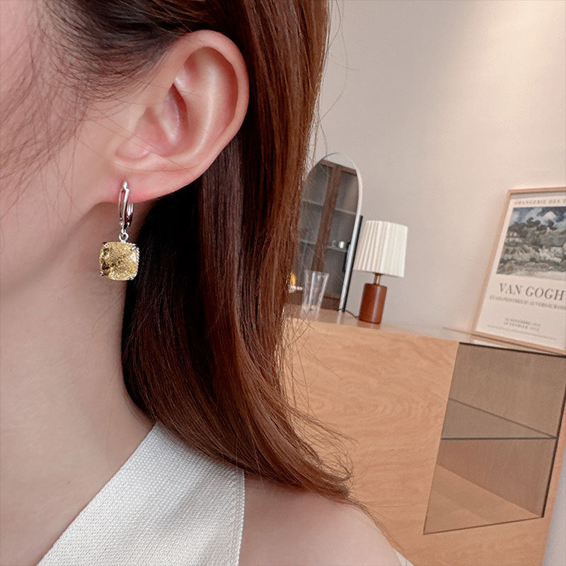 2025 Light luxury fashion simple high-end ear buckle fashion square stud earrings new geometric square ice crack zircon earrings