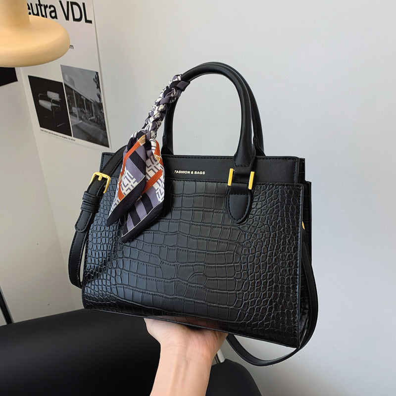 2025 Bag Autumn Women's popular High-end Crocodile Pattern Handbag Simple Texture Fashion Shoulder Bag Work Commuter Bag