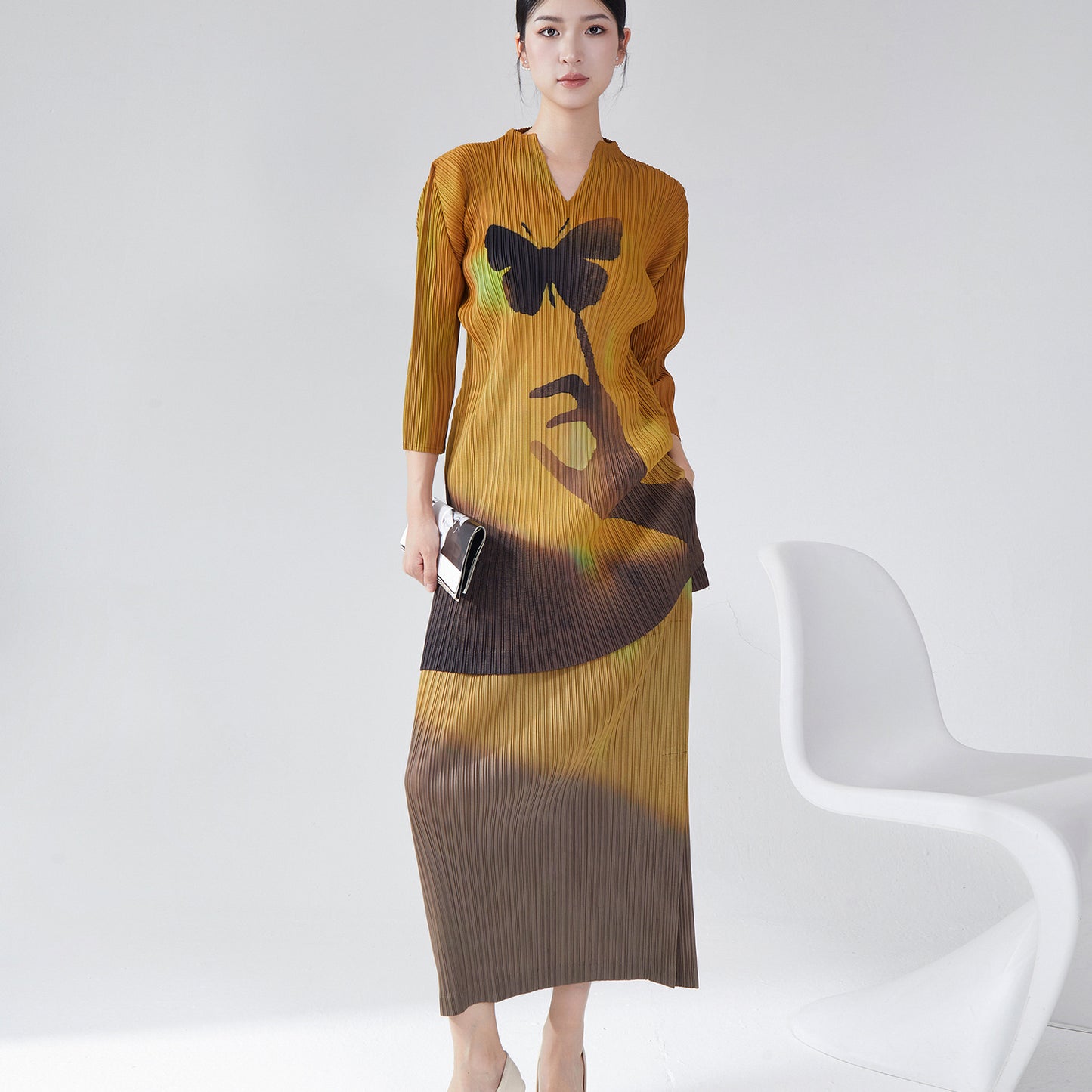 2025 Fashion Suit Women's Two-piece Suit High-end Retro Printed Medium and Long T-Shirt Top Split Skirt Autumn