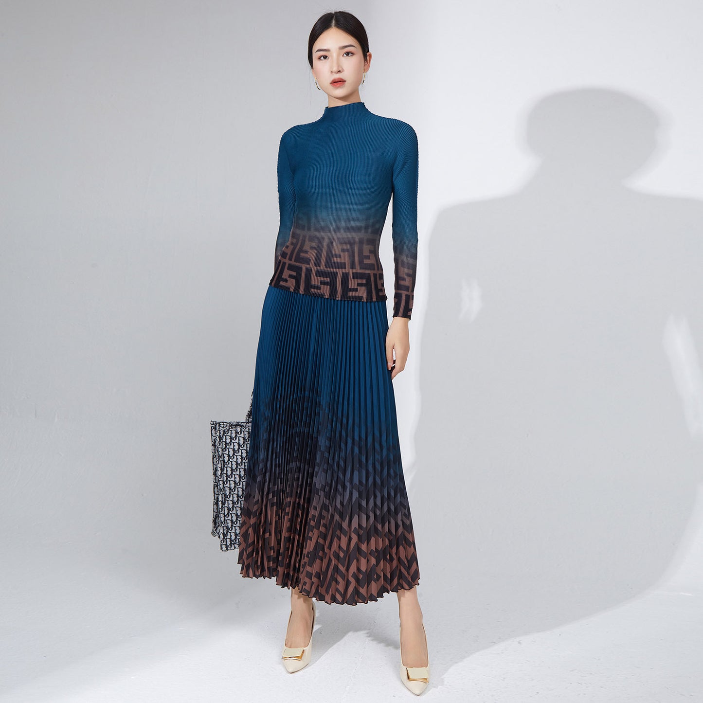 2025 Fashion pleated suit women's autumn clothing high-quality two-piece set processing custom-made 2025 Popular trade big-name women's clothing foundry