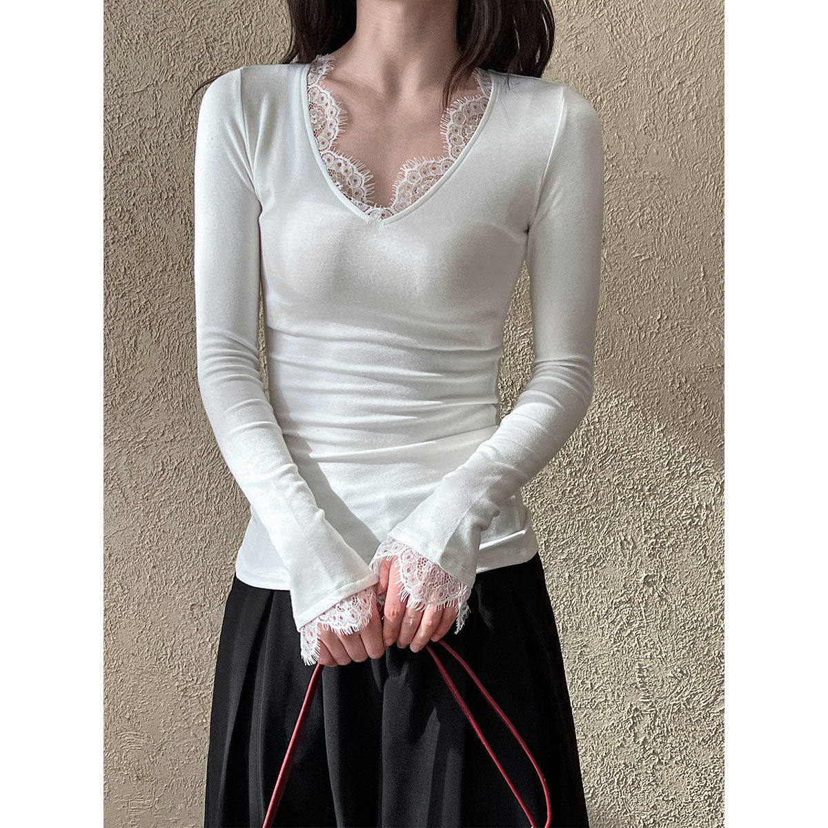 Luxi, sexy pure desire style V-neck lace lace bottoming shirt women's spring new design sense T-shirt 2862