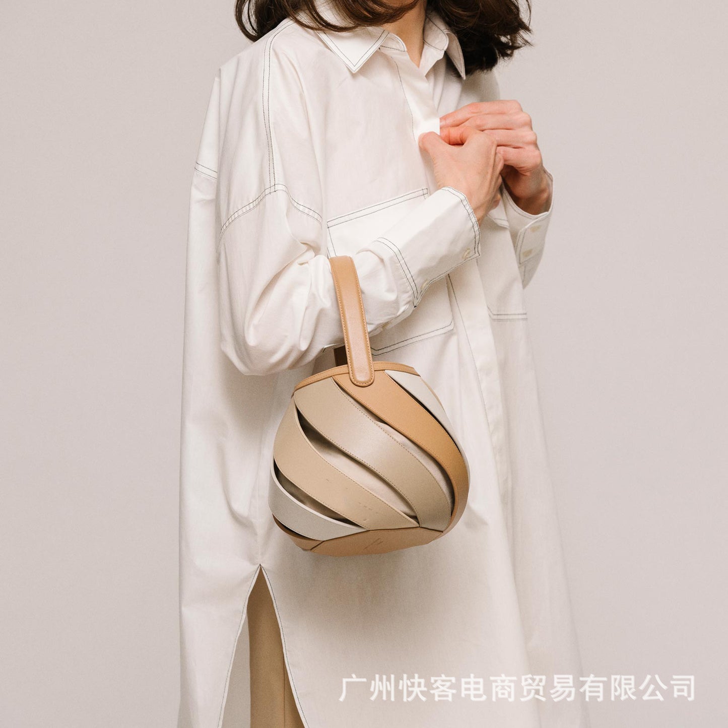 XIANGTUIBAO Round Contrast Color Portable Messenger Bag Hand Bags Cross-Border Niche Shoulder Bag Diamond Quilted Stitching Bucket Bag