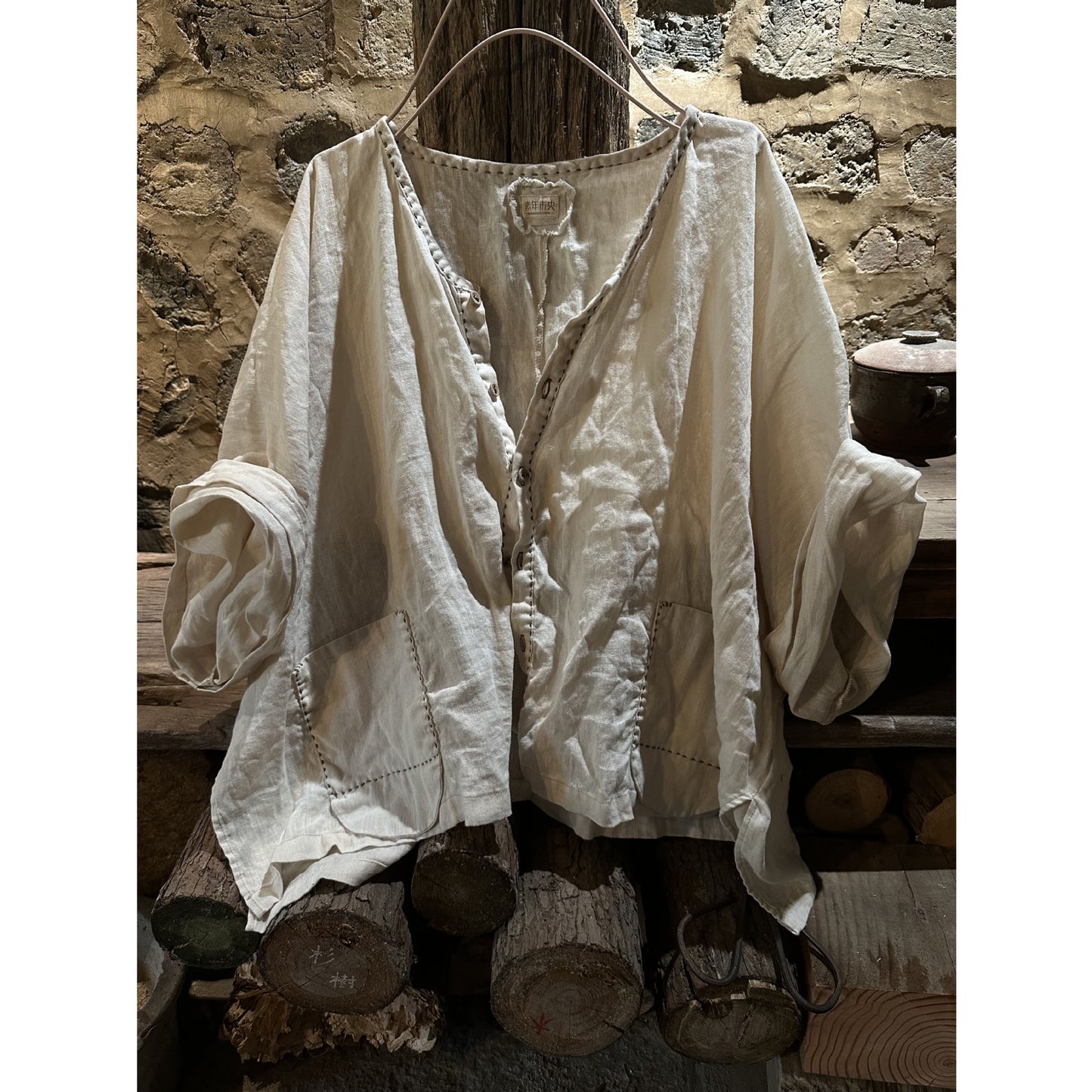 2025 23/4/Half Dust/Literary Retro Linen Hand Sewn Thread Breasted Loose Shoulder Shoulder Shirt
