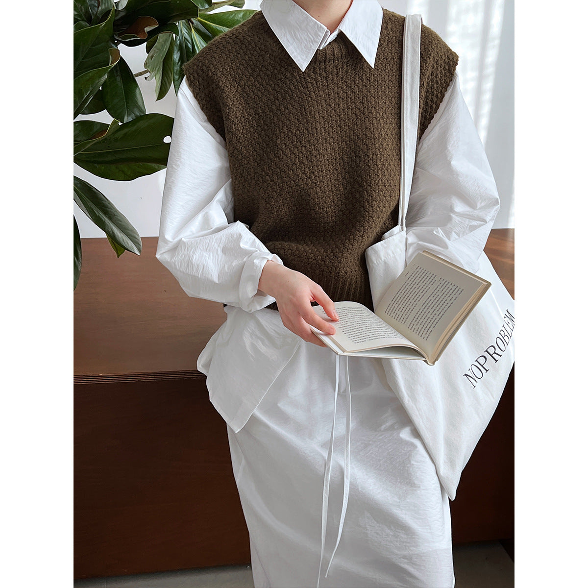 Luxi, retro solid color soft waxy knitted vest women's popular autumn and winter round neck versatile stacked knitted vest ss698