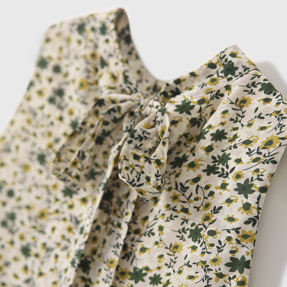 2025 Romantic floral silk top, design lace-up mulberry silk sleeveless T-shirt summer new suspenders