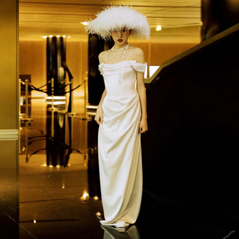 2025 One-word shoulder light wedding dress retro bride Hepburn style out yarn temperament thin satin small trailing evening dress