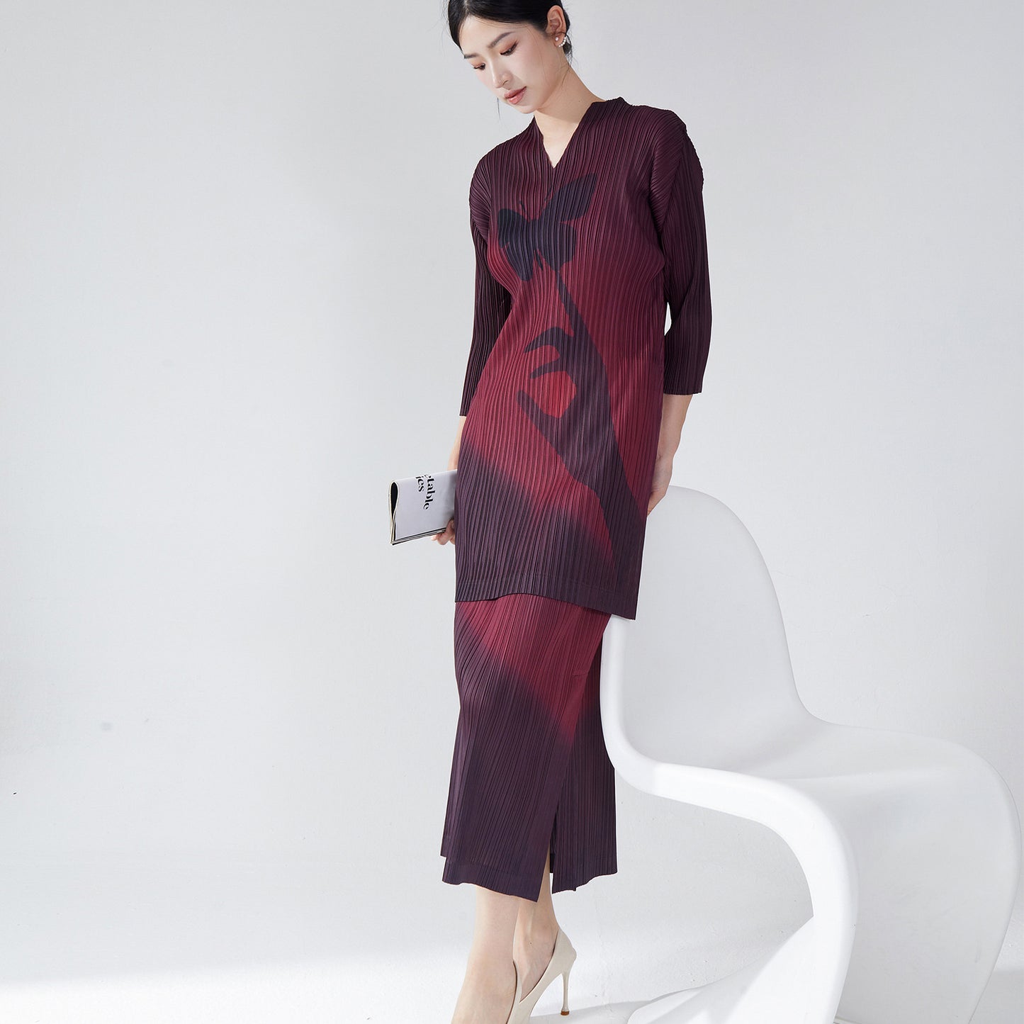 2025 Fashion Suit Women's Two-piece Suit High-end Retro Printed Medium and Long T-Shirt Top Split Skirt Autumn