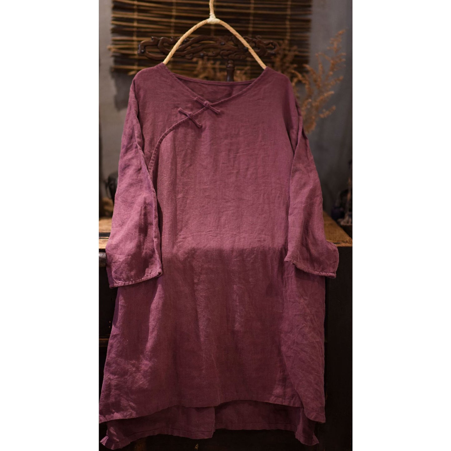 2025 22/5 Big Joe, literary and retro linen hand-sewn buckle V-neck pullover, medium and long linen shirt with seven-quarter sleeves