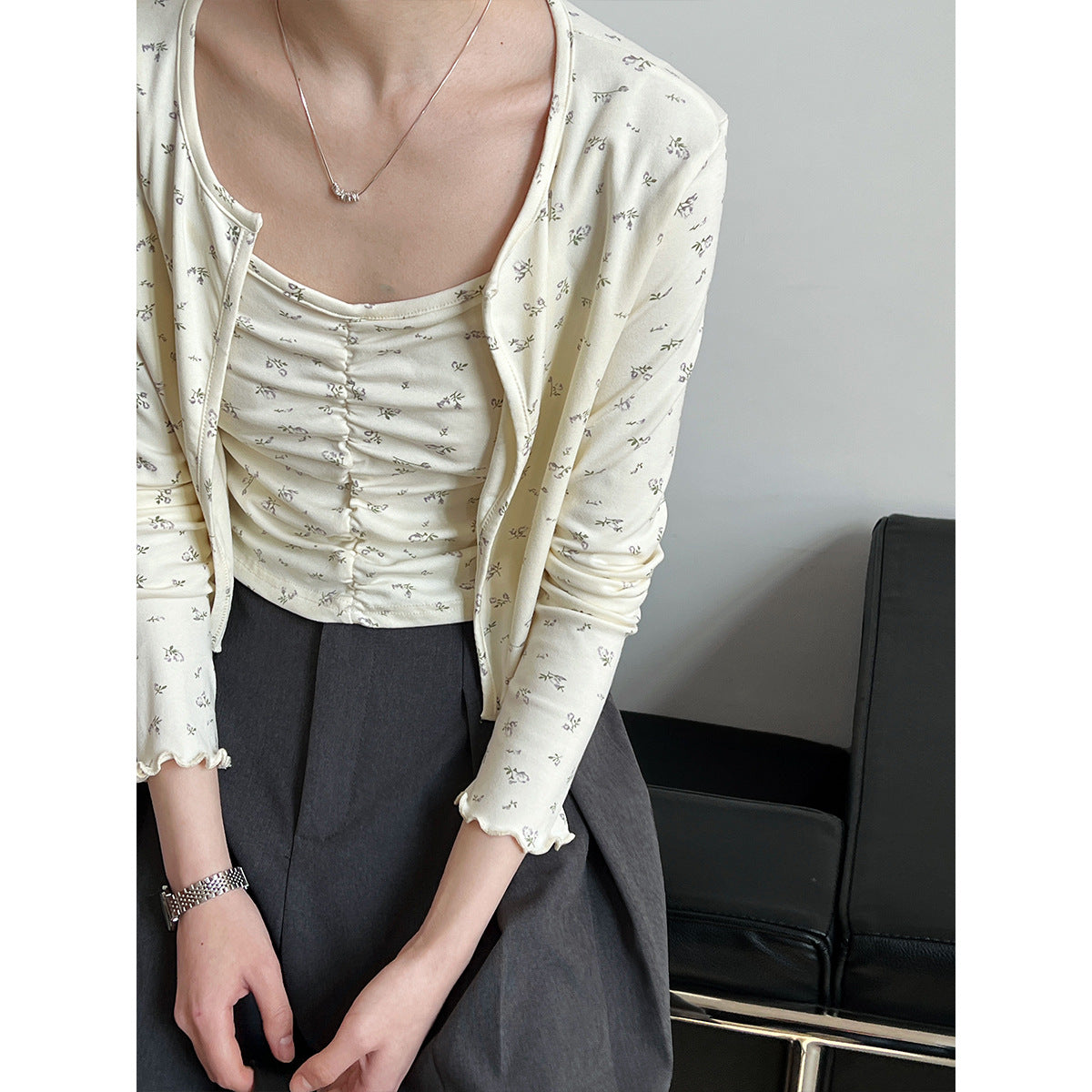 Luxi, spring women's clothing gentle floral long-sleeved knitted cardigan jacket + suspender vest two-piece set 2881