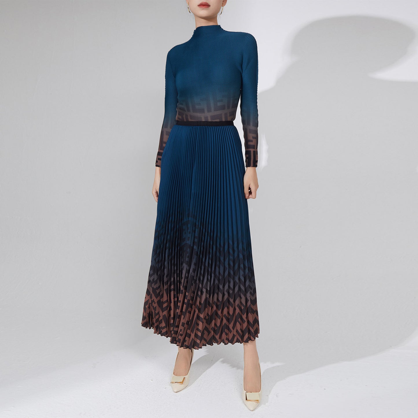 2025 Fashion pleated suit women's autumn clothing high-quality two-piece set processing custom-made 2025 Popular trade big-name women's clothing foundry